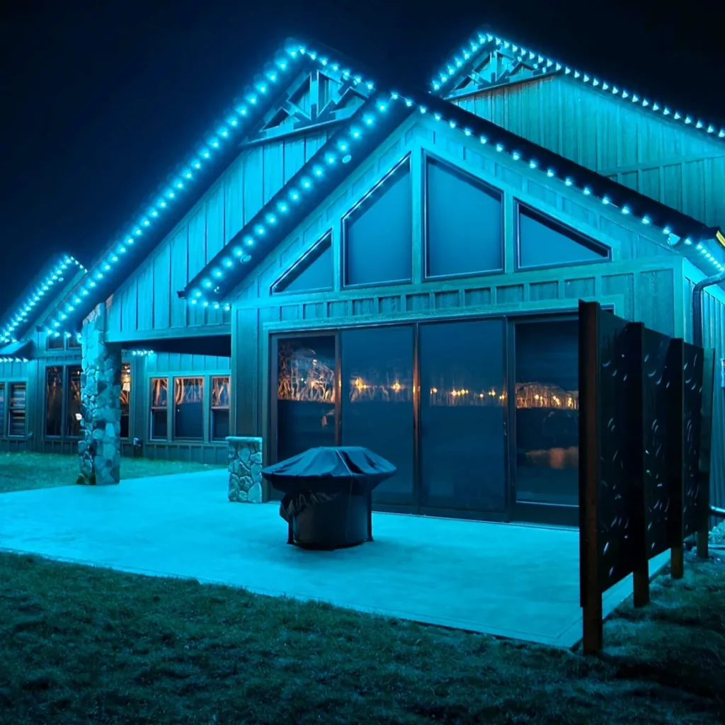 Sioux Falls holiday lighting by Sioux Falls Permanent Lighting. Year-round options for homes. Call today!